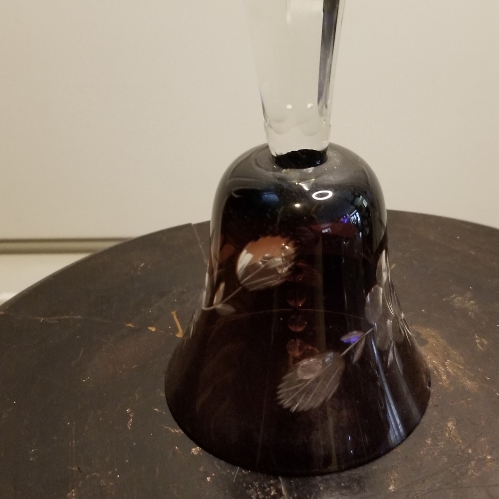 Beautiful Crystal Cut Ruby Glass Bell - Picture 3 of 9